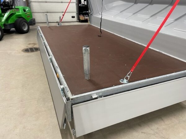 Sivulle aukeava kuomullinen lavetti 2700kg Eduard Flatbed 180×406x30cm Traileman konelavetti myynti