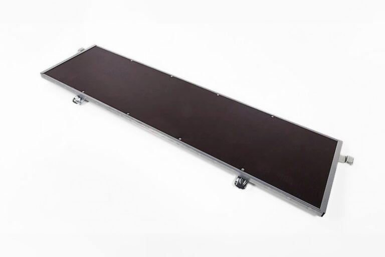 Etu- tai takalaidan vahvistus vaneri 125cm X 33cm