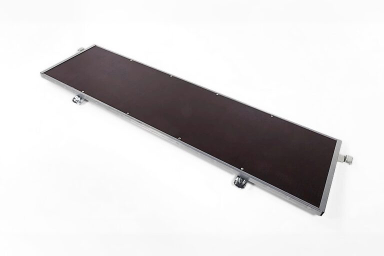 Etu- tai takalaidan vahvistus vaneri 150cm X 33cm