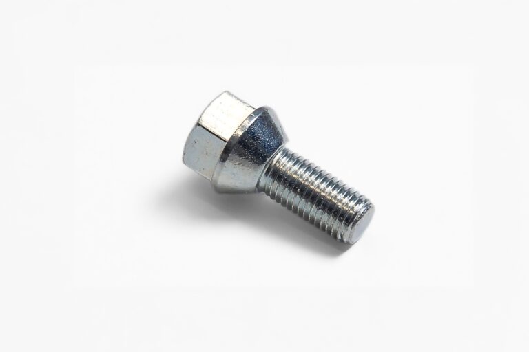 Peräkärryn pyörän pultti M12X1