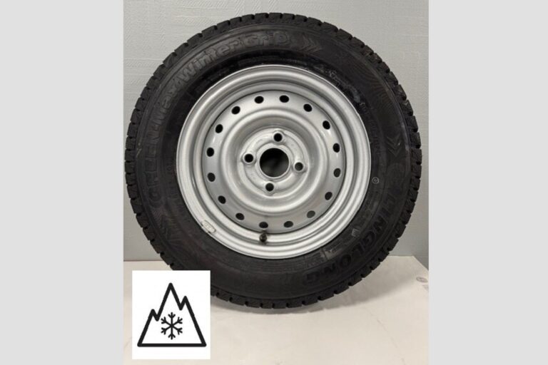 Perävaunun nastarengas 155/80R13 peltivanteella