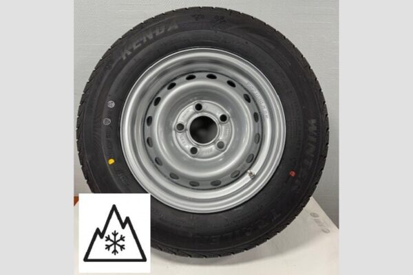 Perävaunun nastarengas 185/70R13C peltivanteella