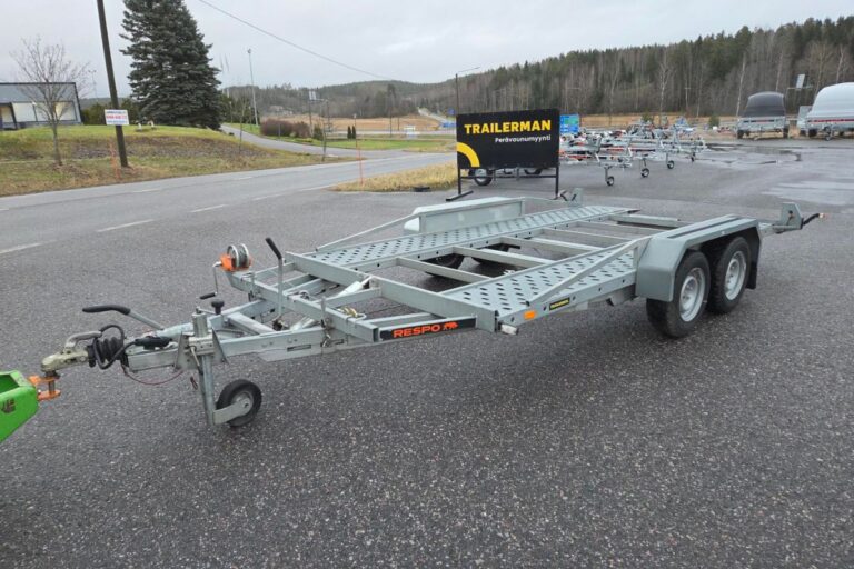 Vuokrataan Autotraileri kipillä 2700kg, 205x420 DRX-308
